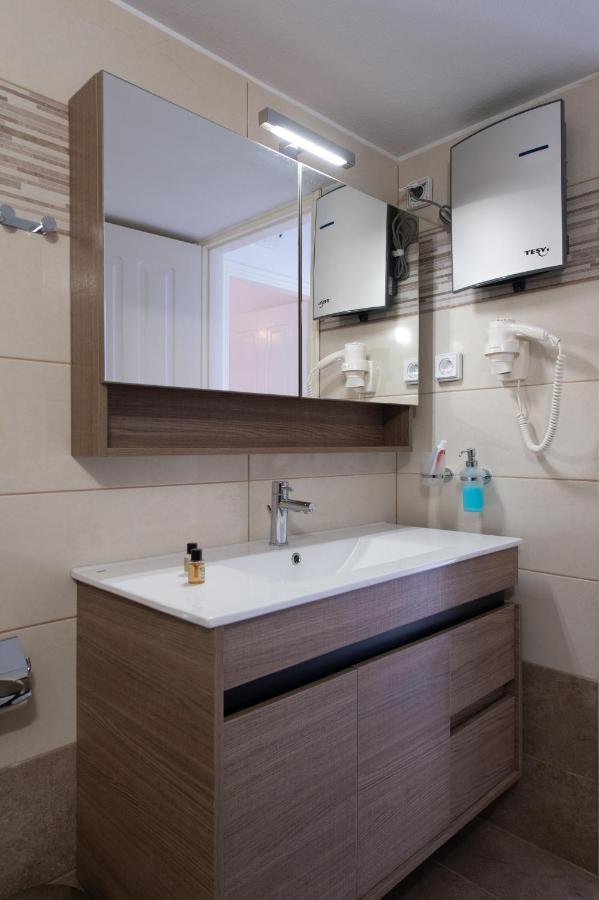 Aphrodite Holiday Home Artemonas Екстериор снимка
